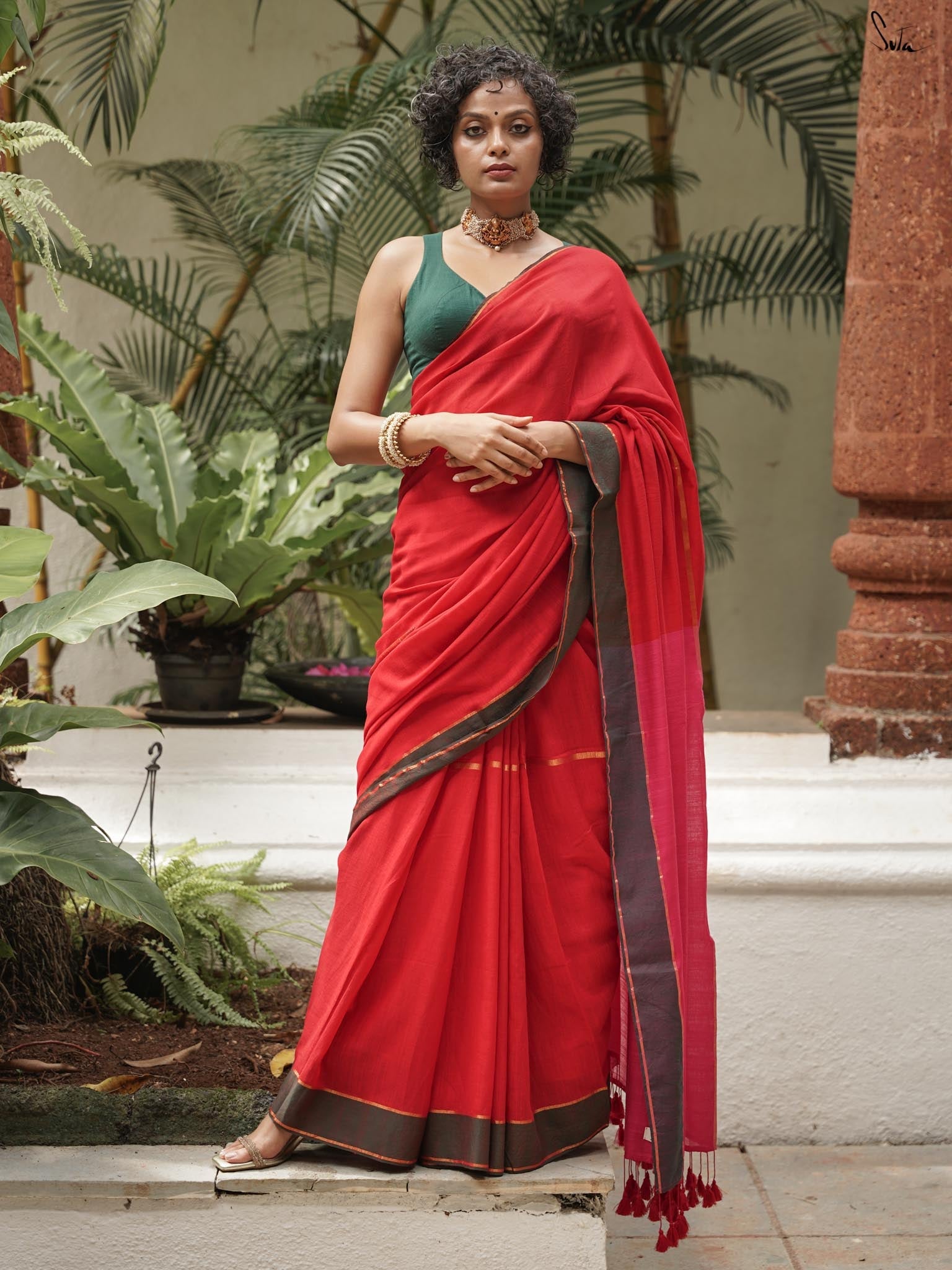 Women's Red Casual Cotton Blend Saree