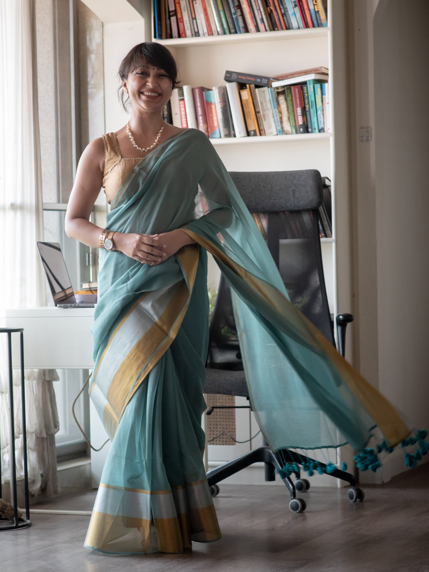 Women's Blue Mul Cotton Saree