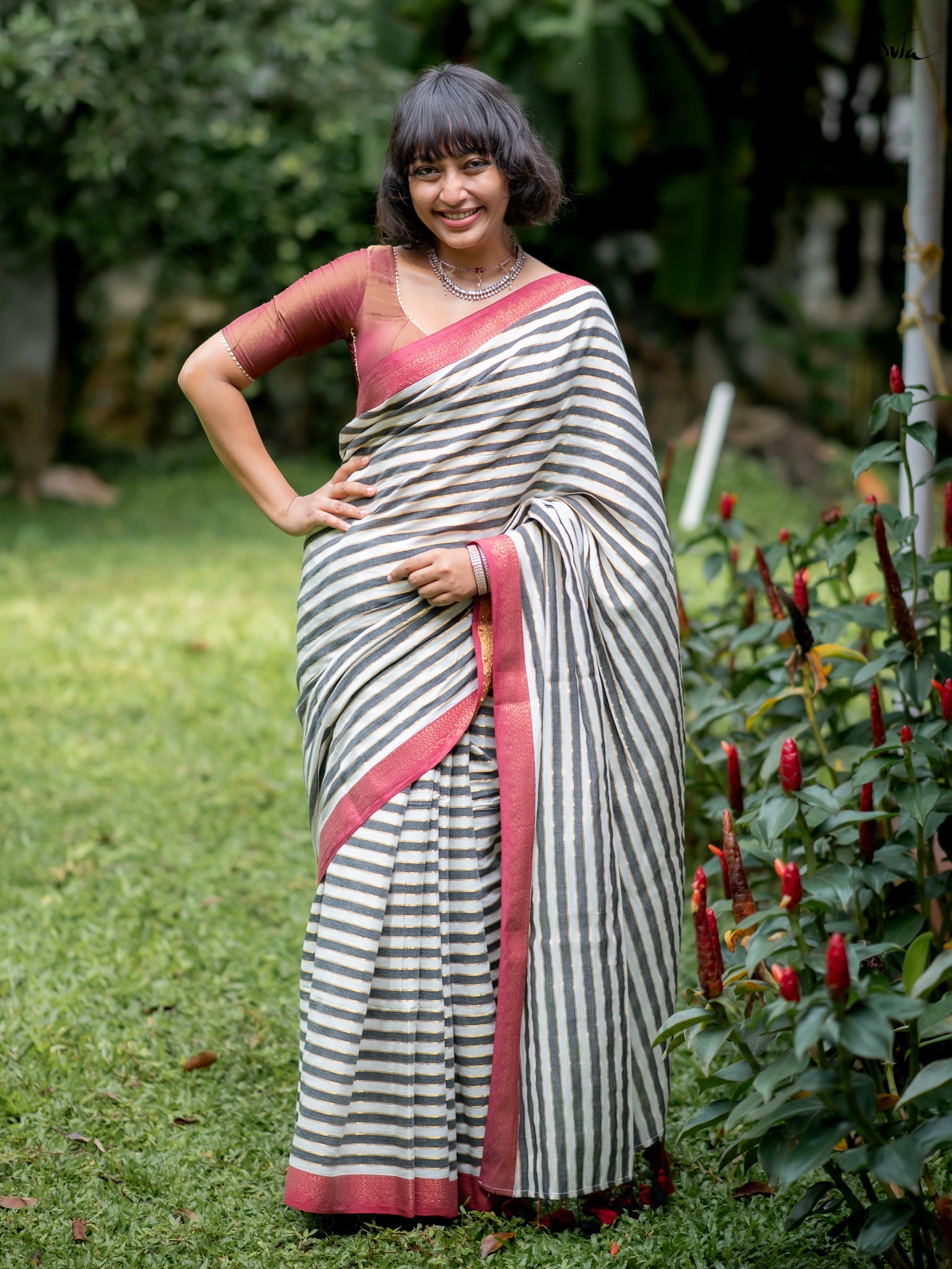Women's Black and White Casual Cotton Saree