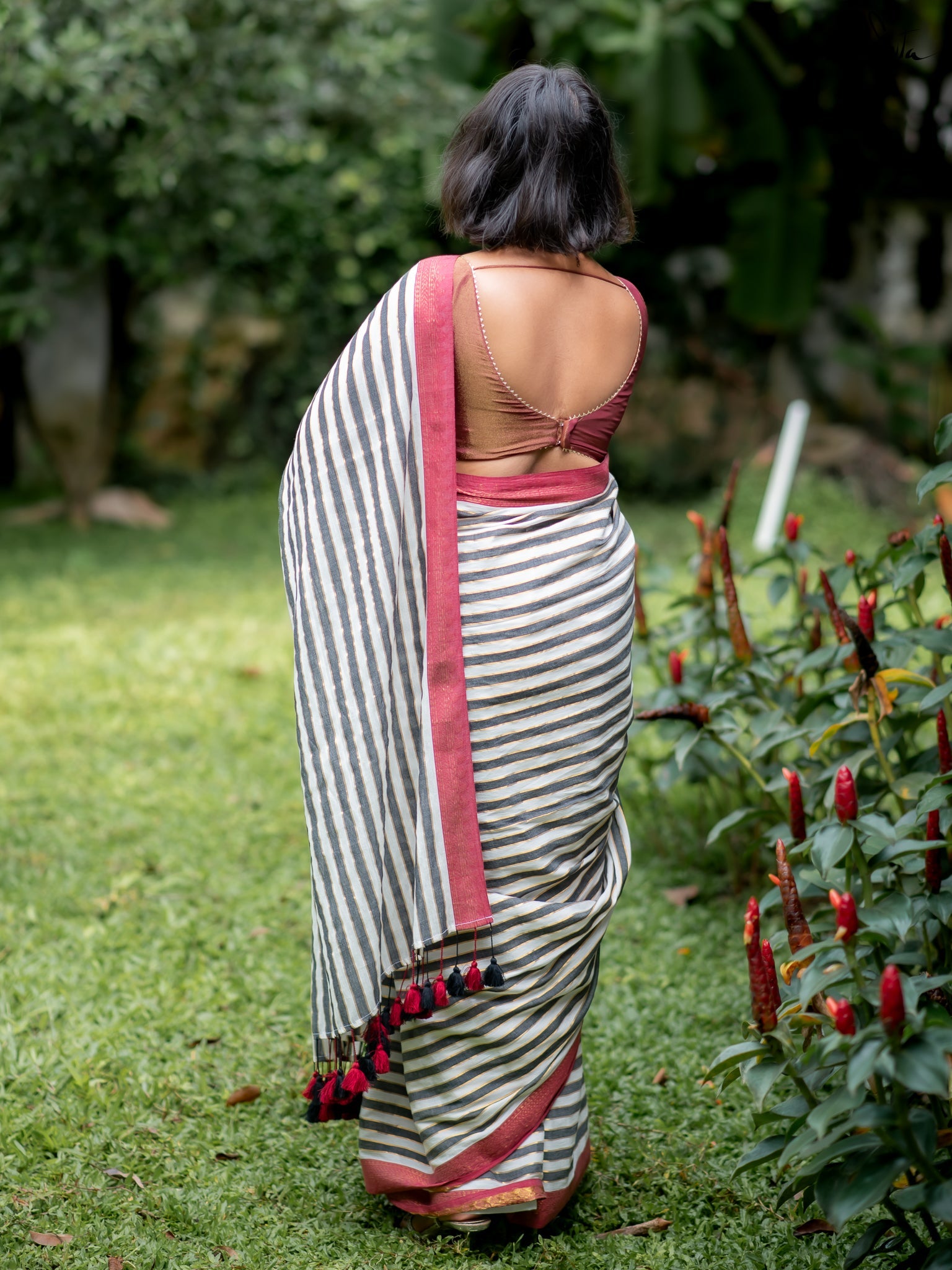 Women's Black and White Casual Cotton Saree