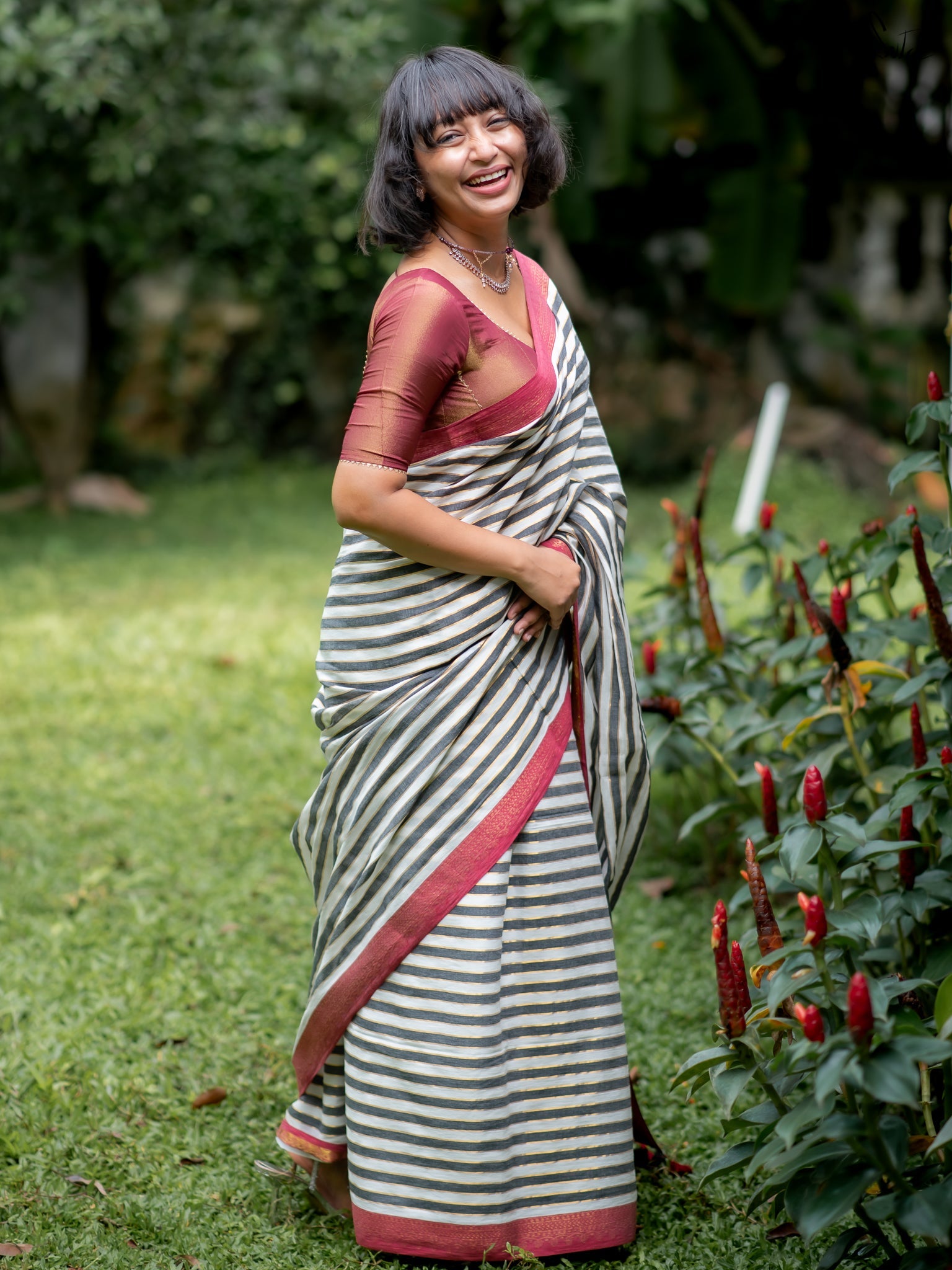 Women's Black and White Casual Cotton Saree