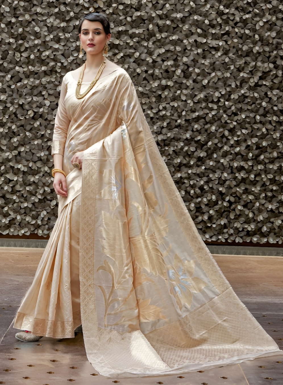 Women's Silk Blend White Woven Design Celebrity Saree with Blouse Piece