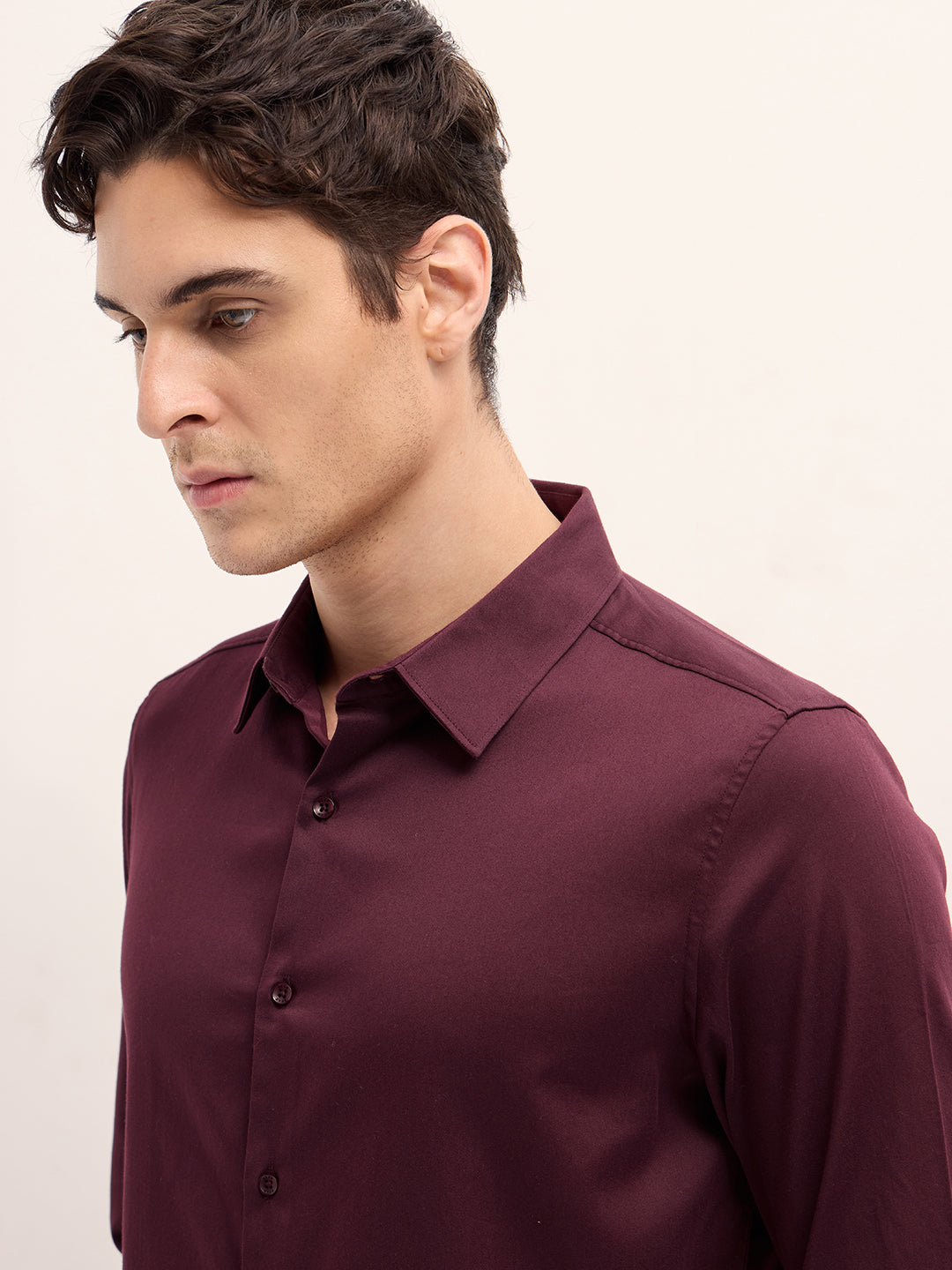 Men's Maroon Casual Slim Fit Solid Full Sleeves Shirt