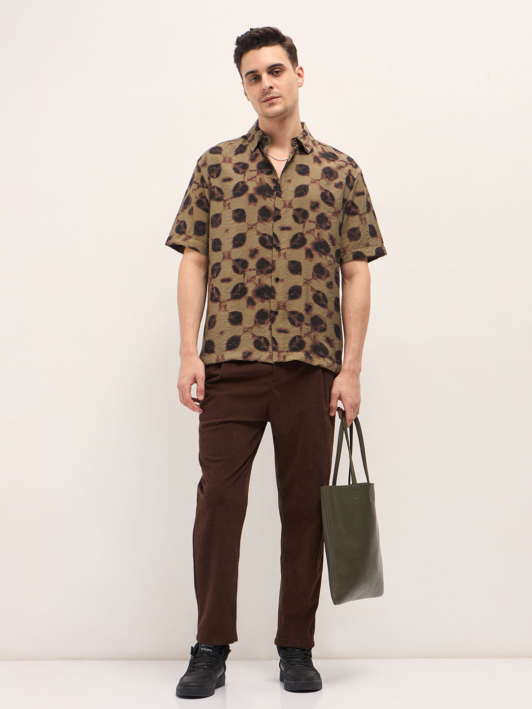 Men's Olive Casual Regular Fit Printed Half Sleeves Shirt