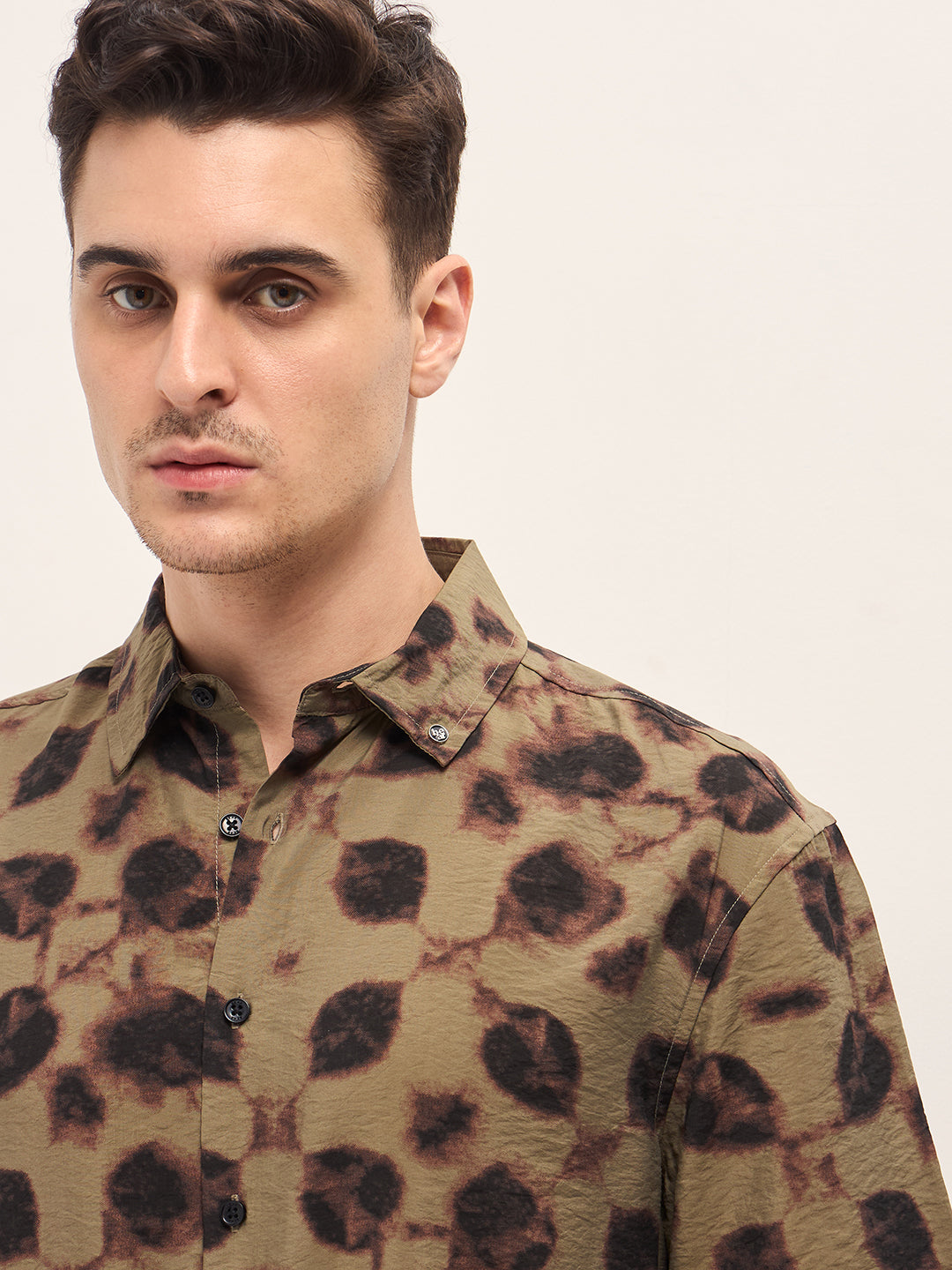 Men's Olive Casual Regular Fit Printed Half Sleeves Shirt