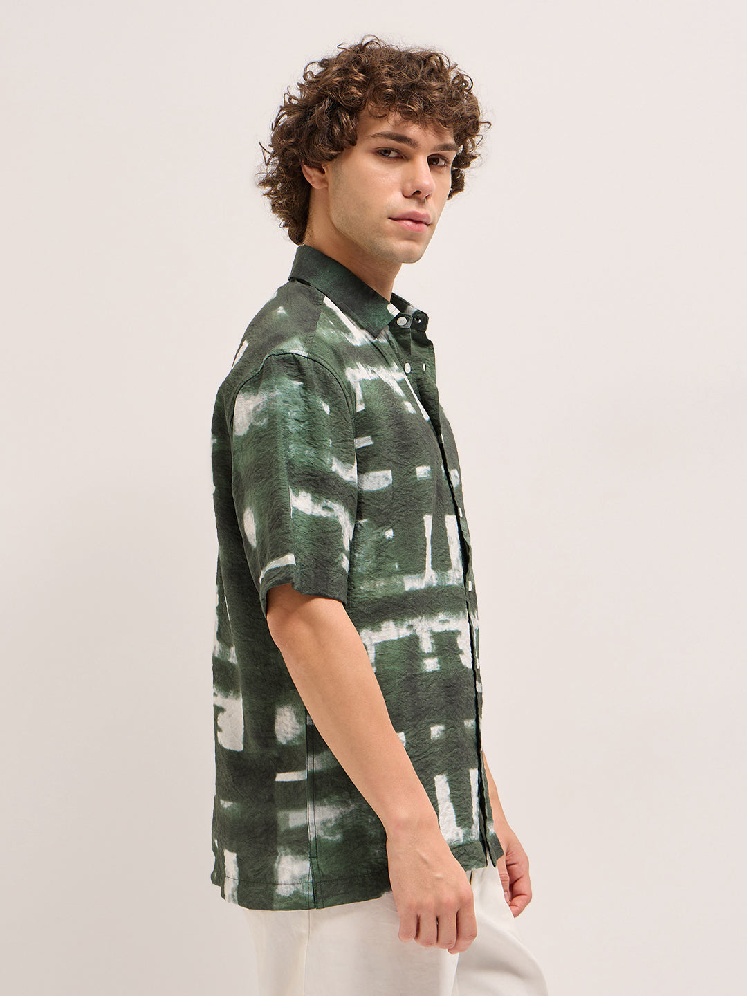 Men's Green Casual Regular Fit Printed Half Sleeves Shirt