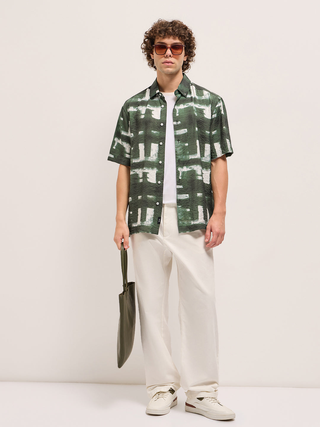 Men's Green Casual Regular Fit Printed Half Sleeves Shirt