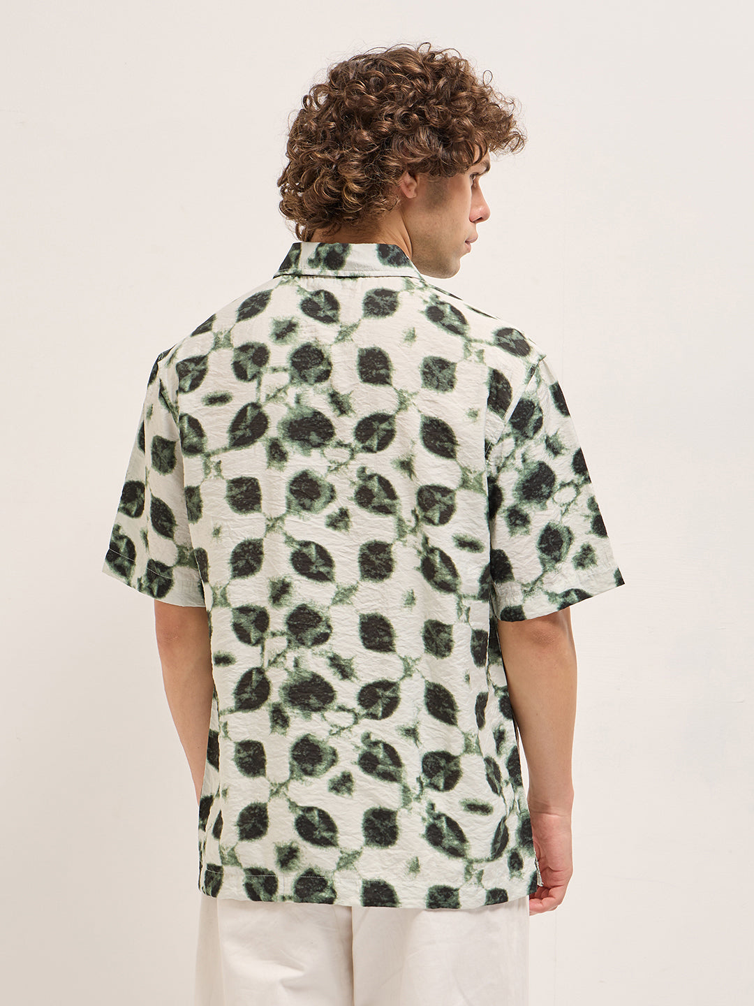 Men's Green Casual Regular Fit Printed Half Sleeves Shirt