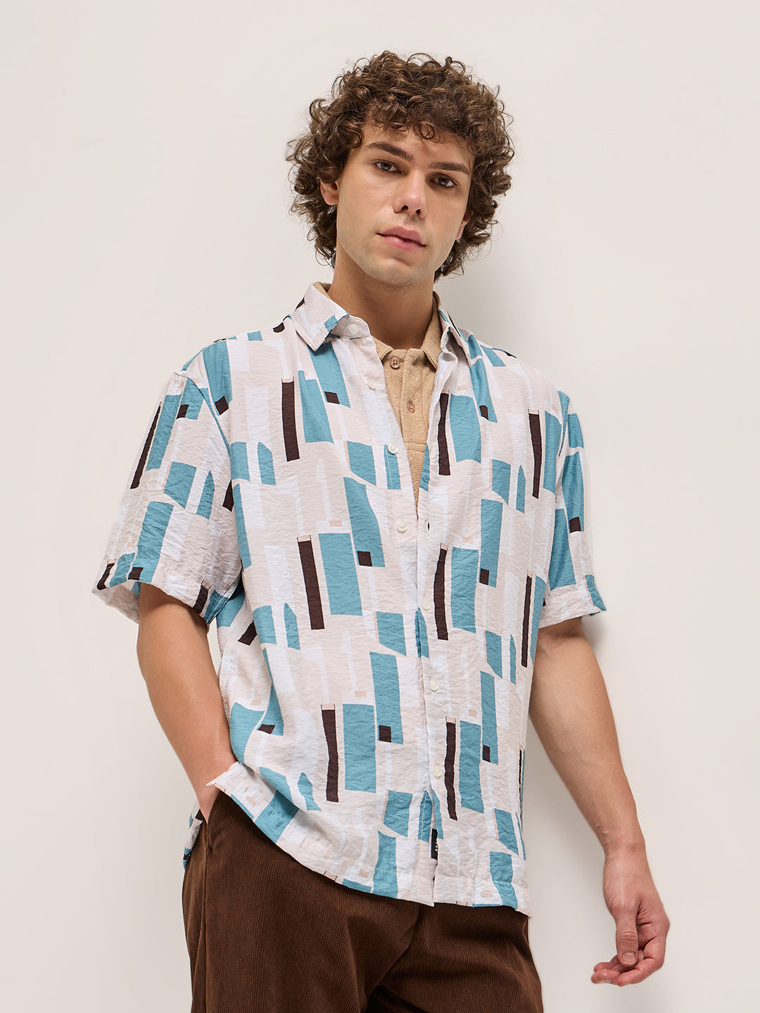Men's White Casual Regular Fit Printed Half Sleeves Shirt