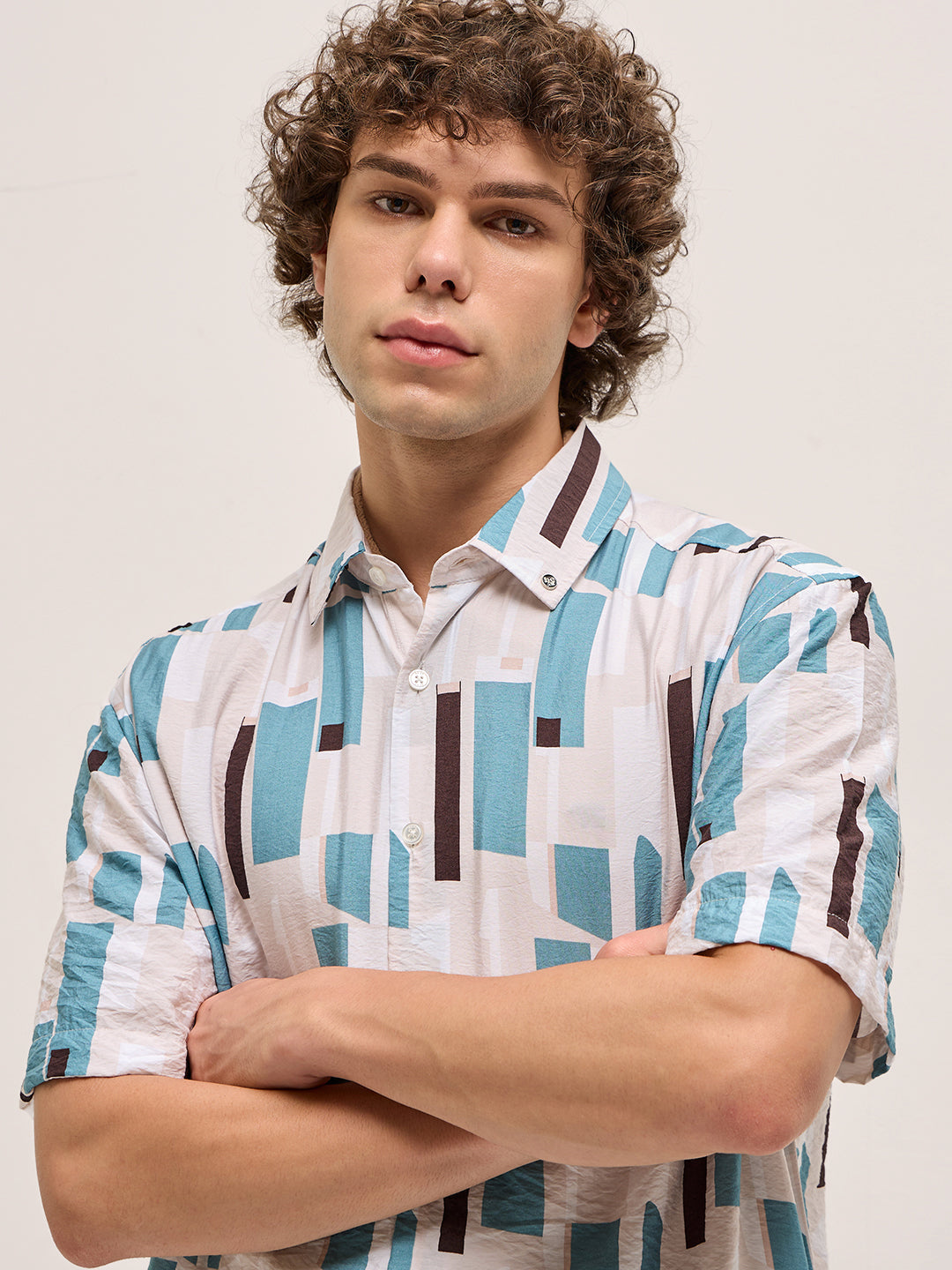 Men's White Casual Regular Fit Printed Half Sleeves Shirt