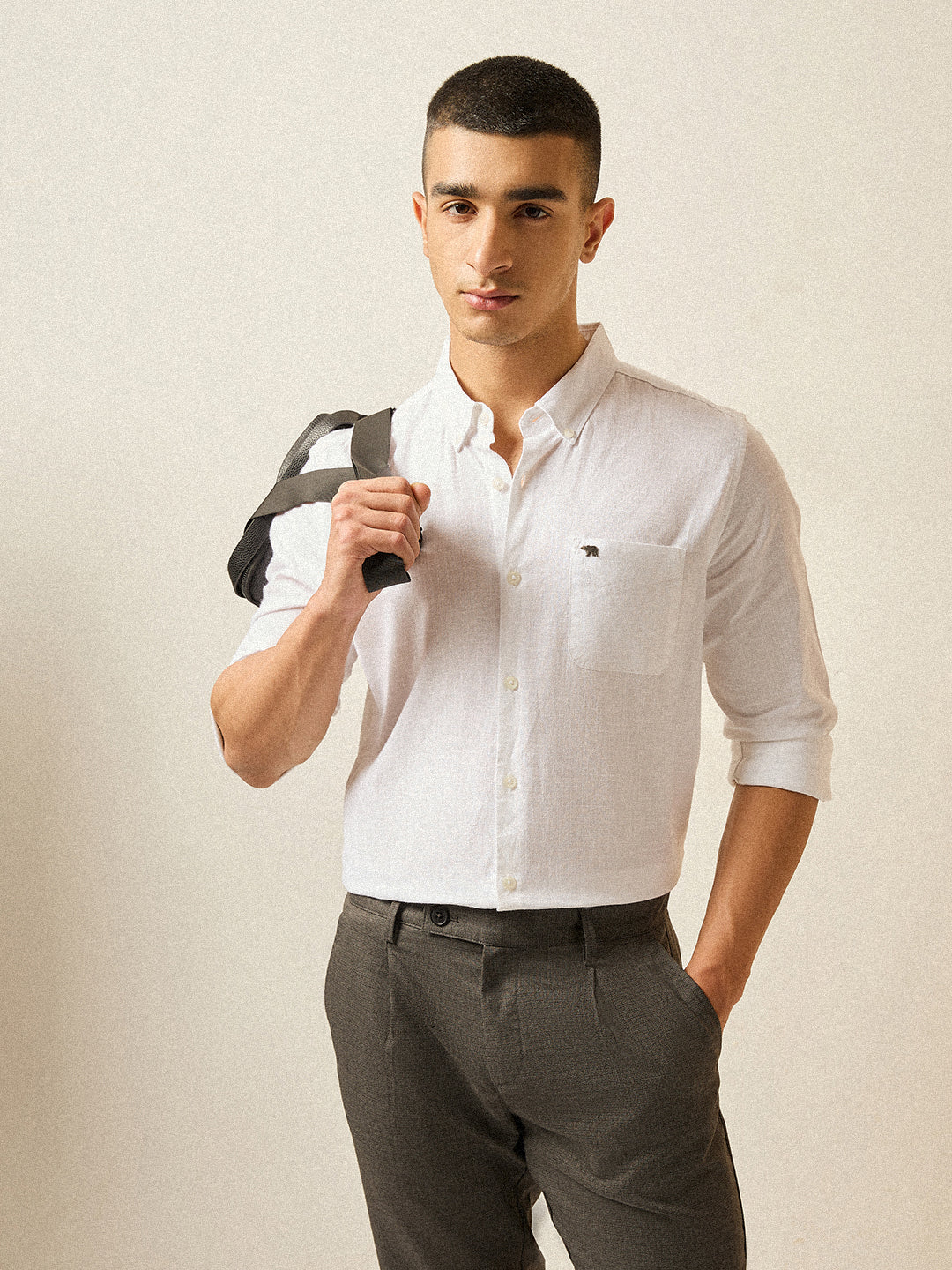 Men's White Casual Slim Fit Solid Full Sleeves Shirt