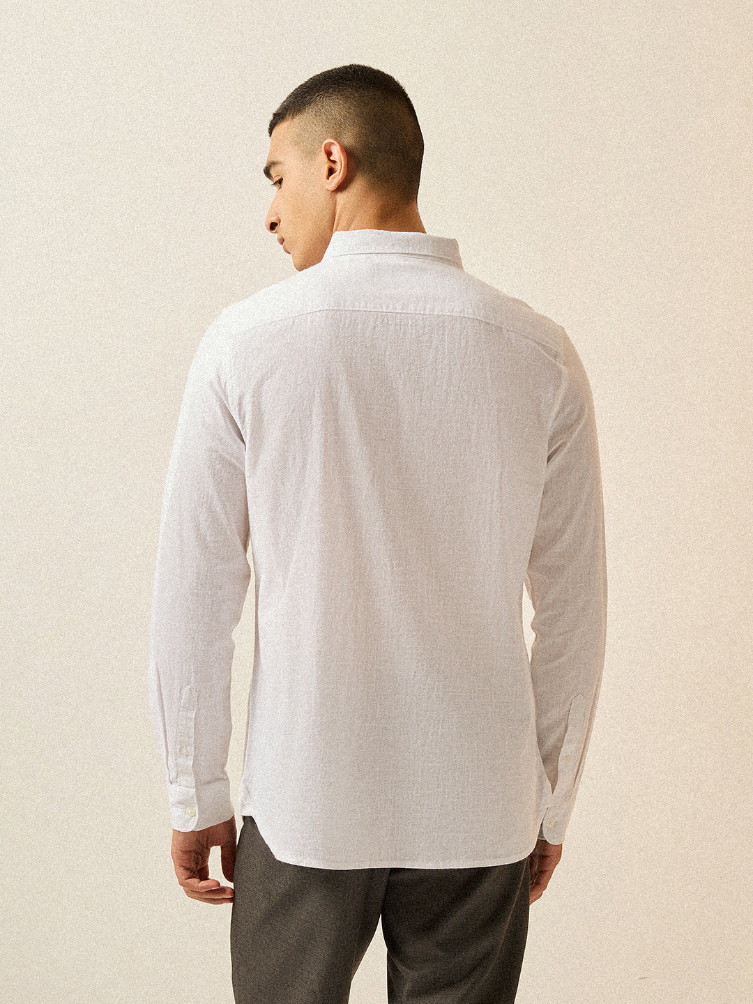 Men's White Casual Slim Fit Solid Full Sleeves Shirt