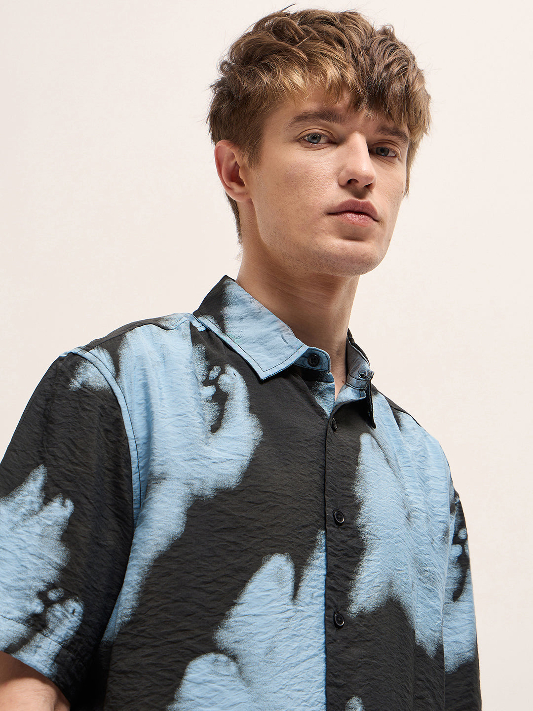 Men's Black Casual Regular Fit Printed Half Sleeves Shirt