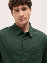 Men's Green Casual Regular Fit Solid Full Sleeves Shirt