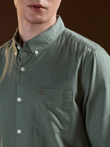 Men's Green Casual Slim Fit Solid Full Sleeves Shirt