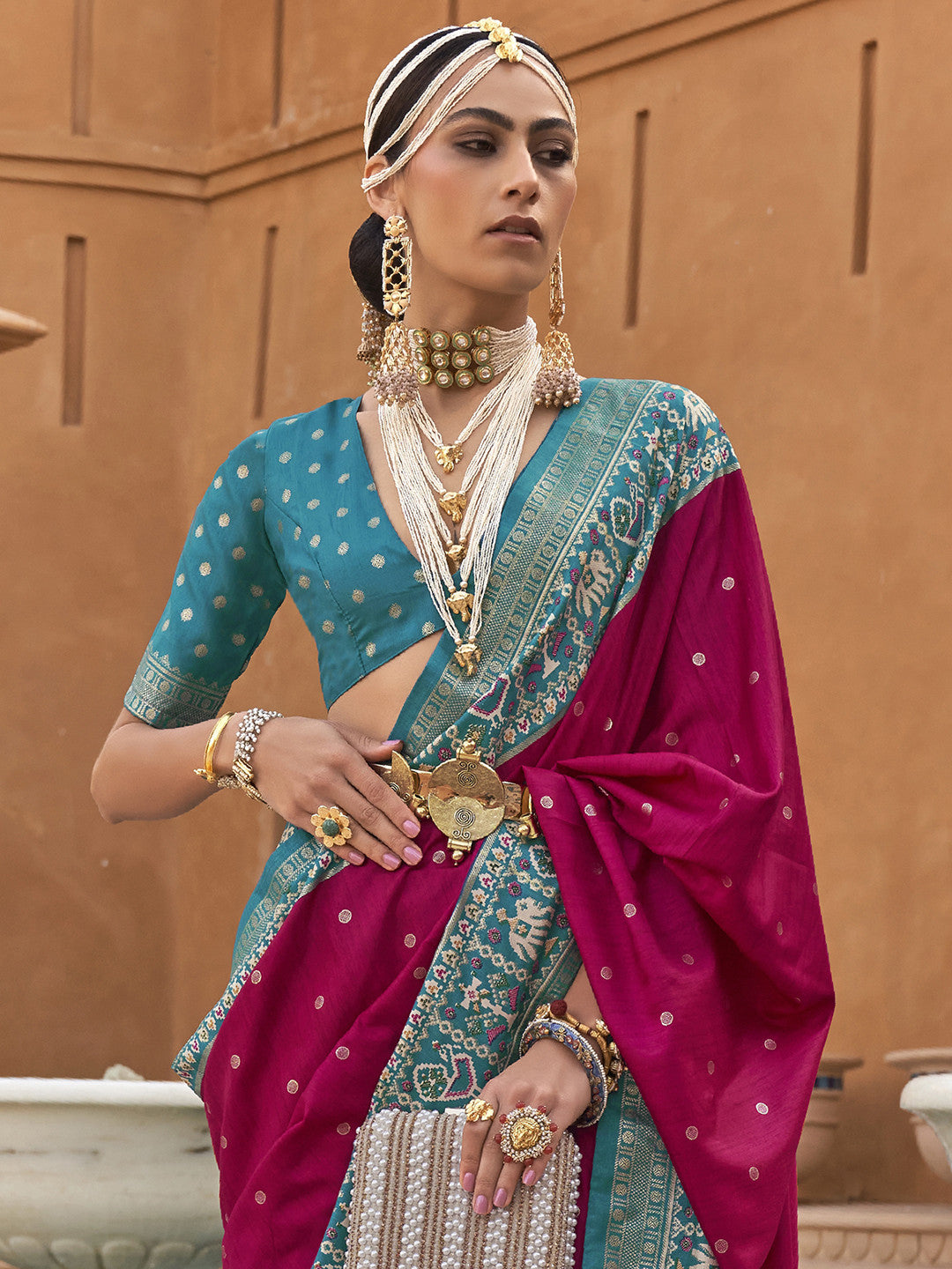 Women's Silk Blend Pink Woven Design Designer Saree with Blouse Piece