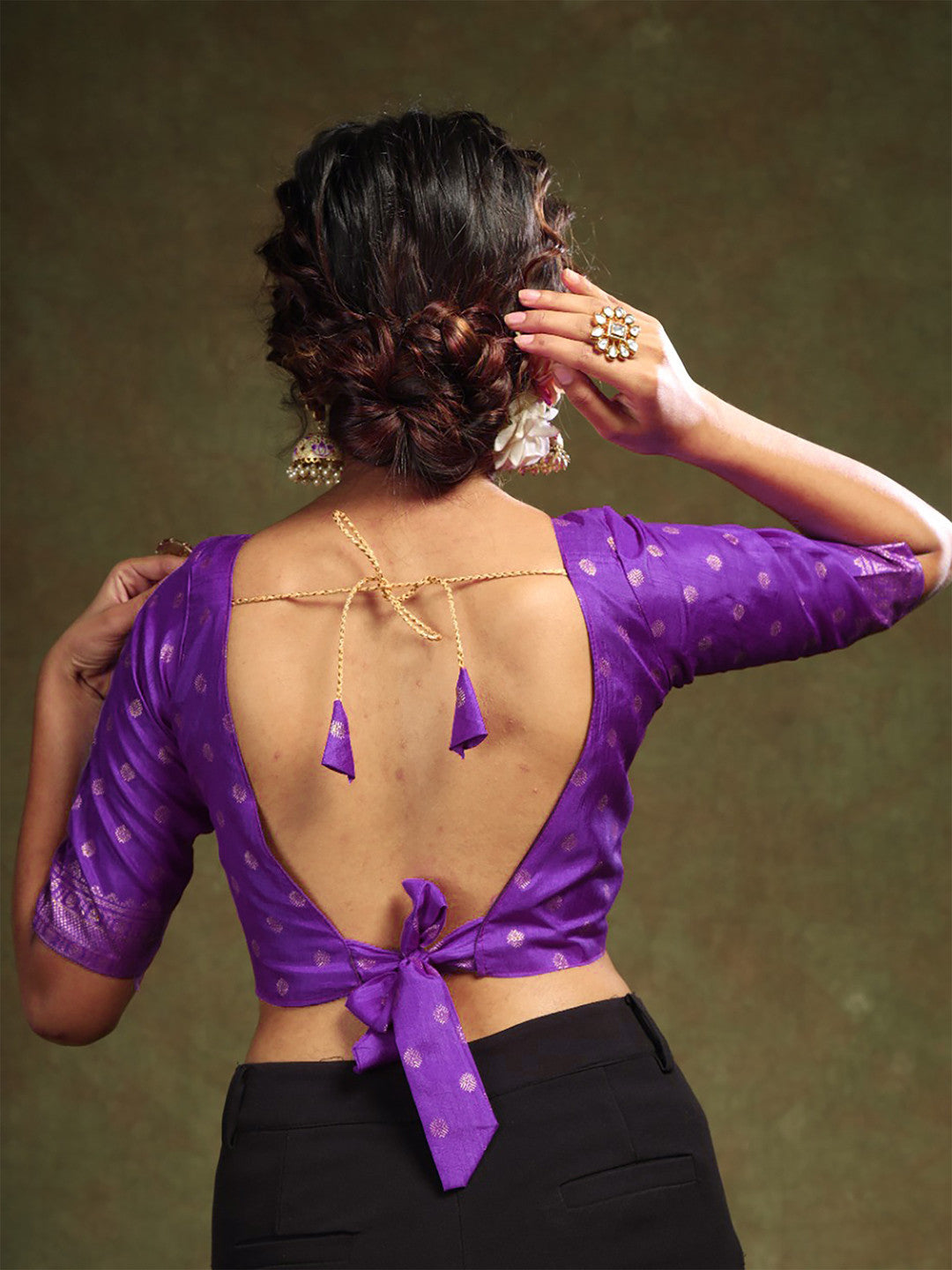 Women's Silk Blend Pink Woven Design Designer Saree with Blouse Piece