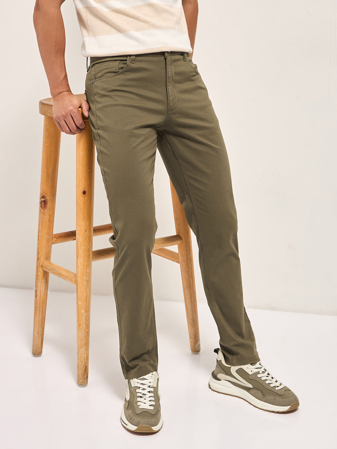 Men's Olive Casual Slim Fit Solid Trouser