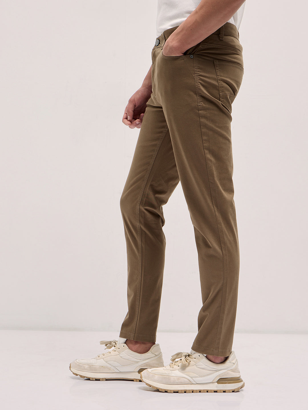 Men's Brown Casual Slim Fit Solid Trouser