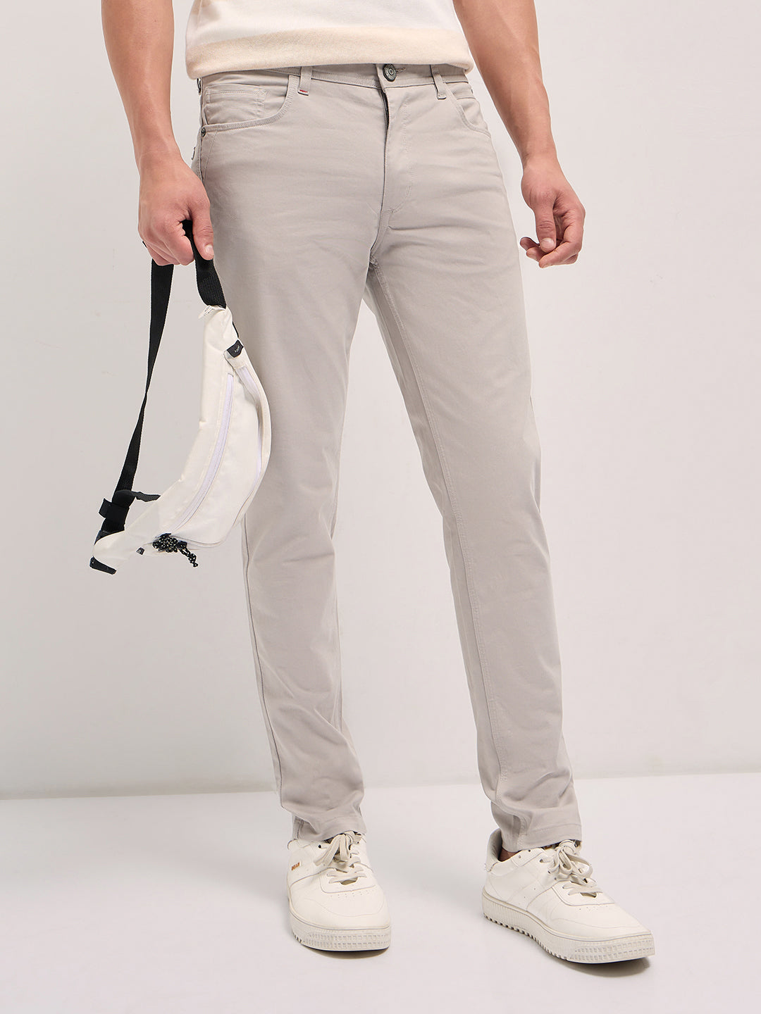 Men's Beige Casual Slim Fit Solid Trouser