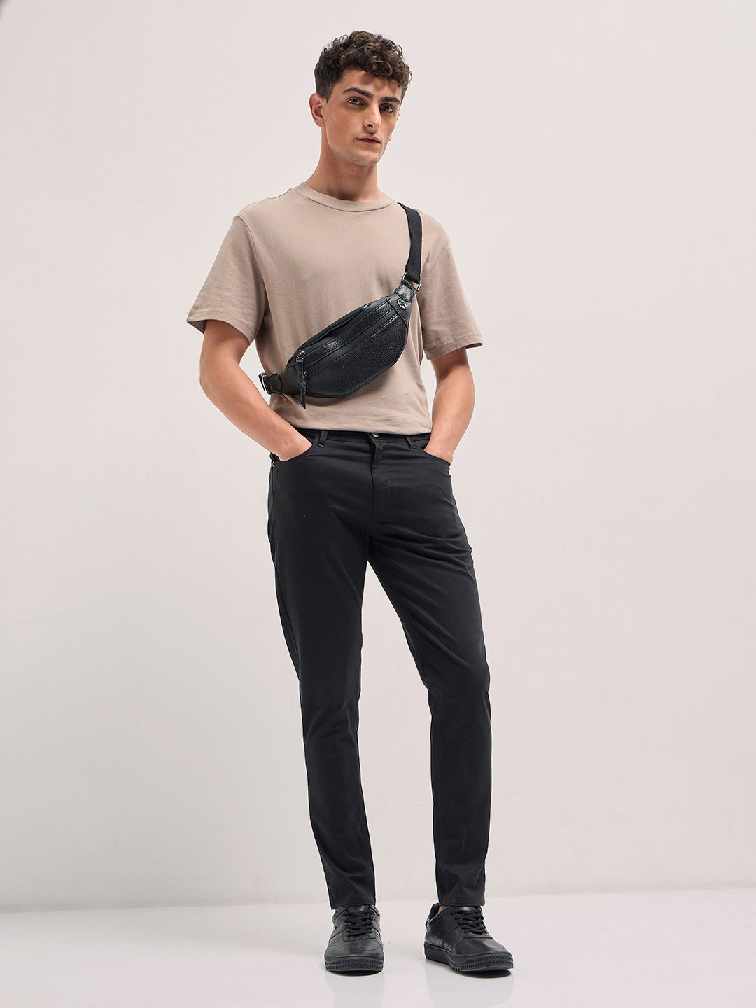 Men's Black Casual Slim Fit Solid Trouser