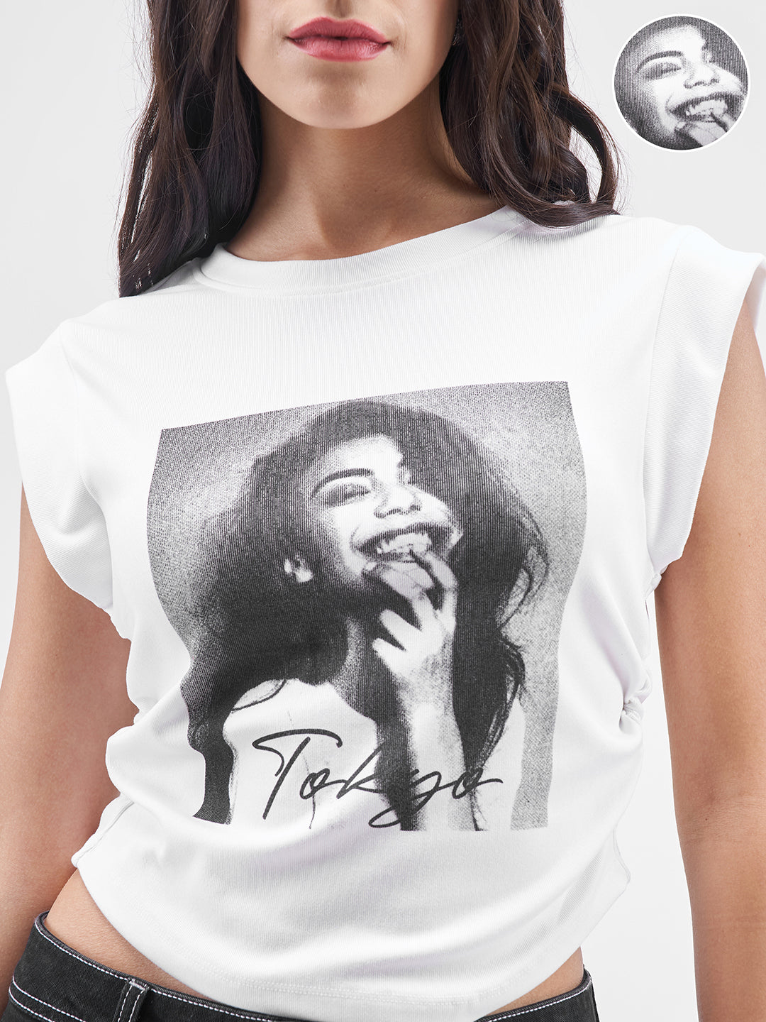 Women's White Casual Graphic Sleeveless Tshirt