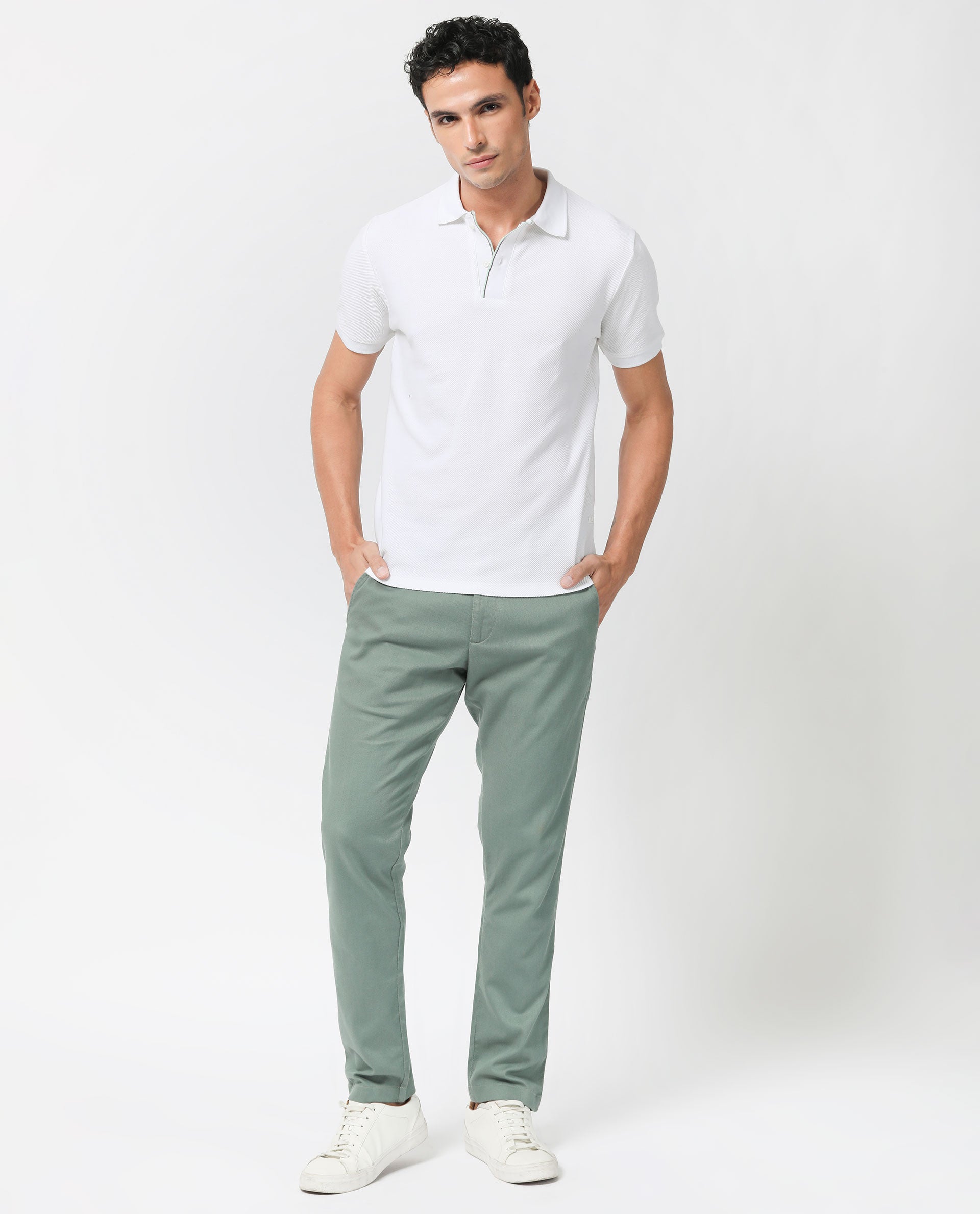 Men's White Casual Regular Fit Solid Half Sleeves Polo Tshirt