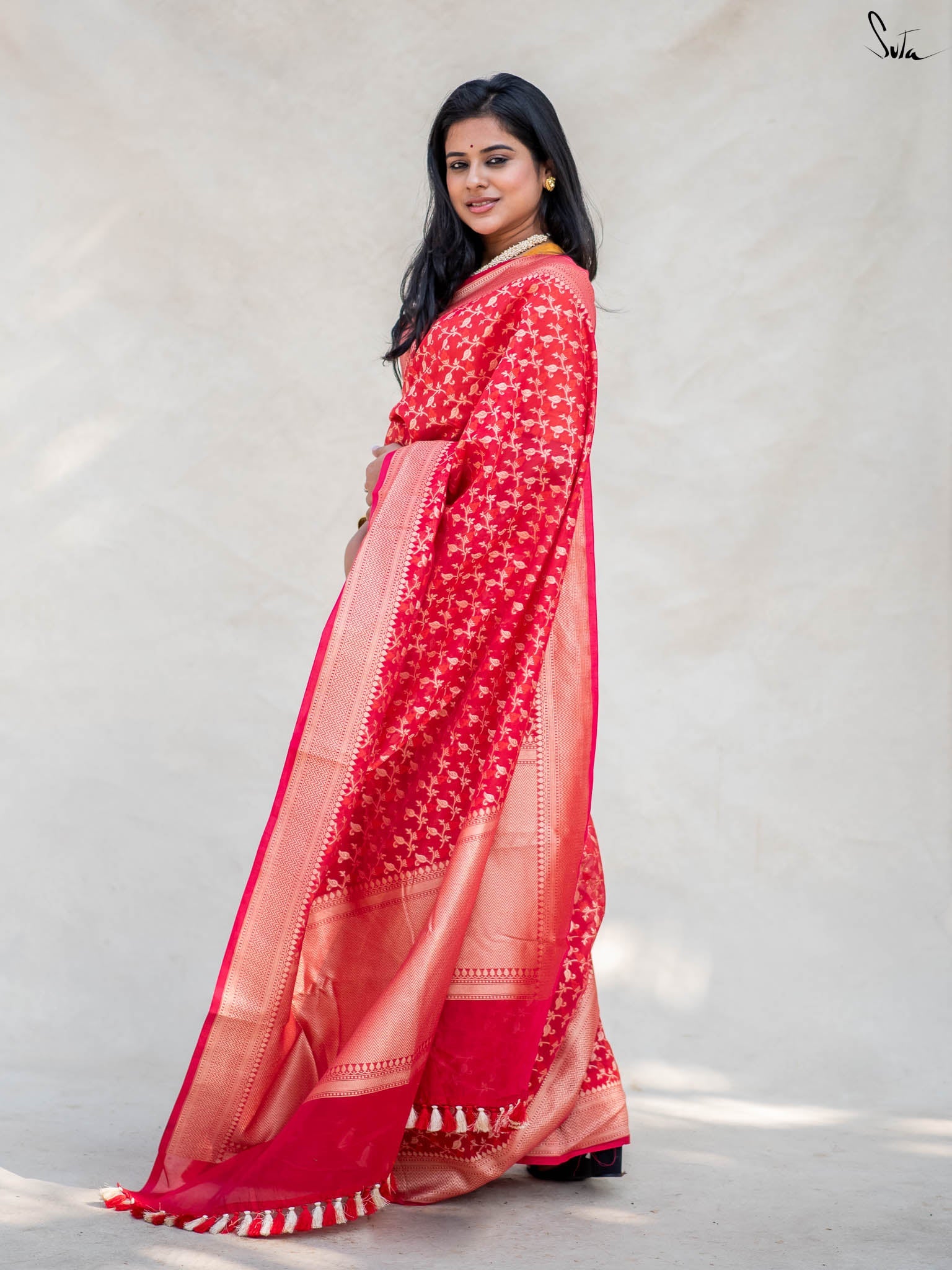 Women's Red Rayon Polyester Saree