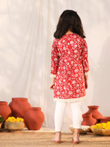 Girls Red Festive Printed Three Quarter Sleeves Kurta with Leggings
