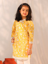 Girls Yellow Festive Printed Three Quarter Sleeves Kurta