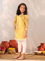 Girls Yellow Festive Printed Three Quarter Sleeves Kurta with Leggings