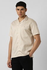 Men's Beige Casual Geometric Regular Fit Half Sleeves Shirt