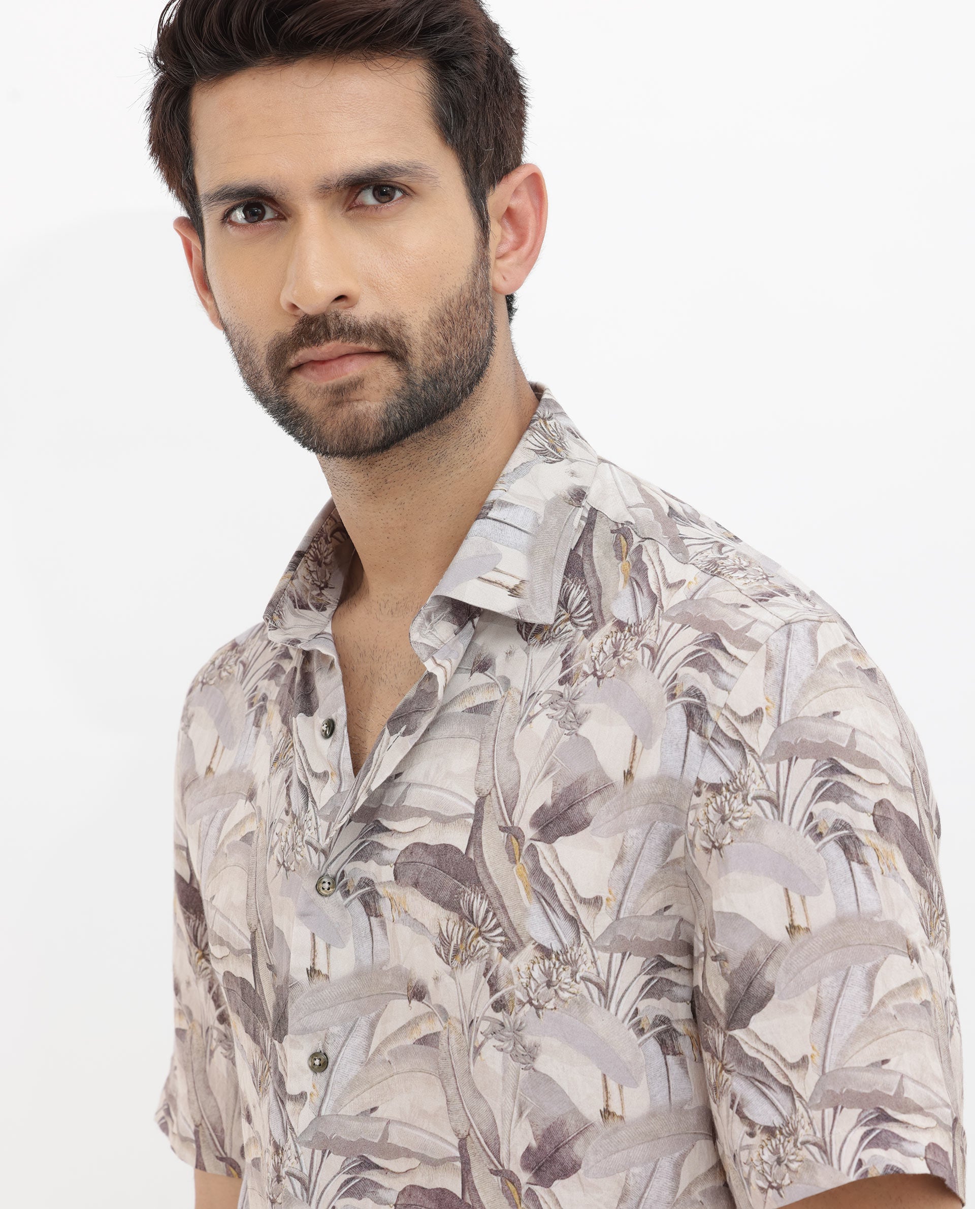 Men's Beige Casual Regular Fit Printed Half Sleeves Shirt