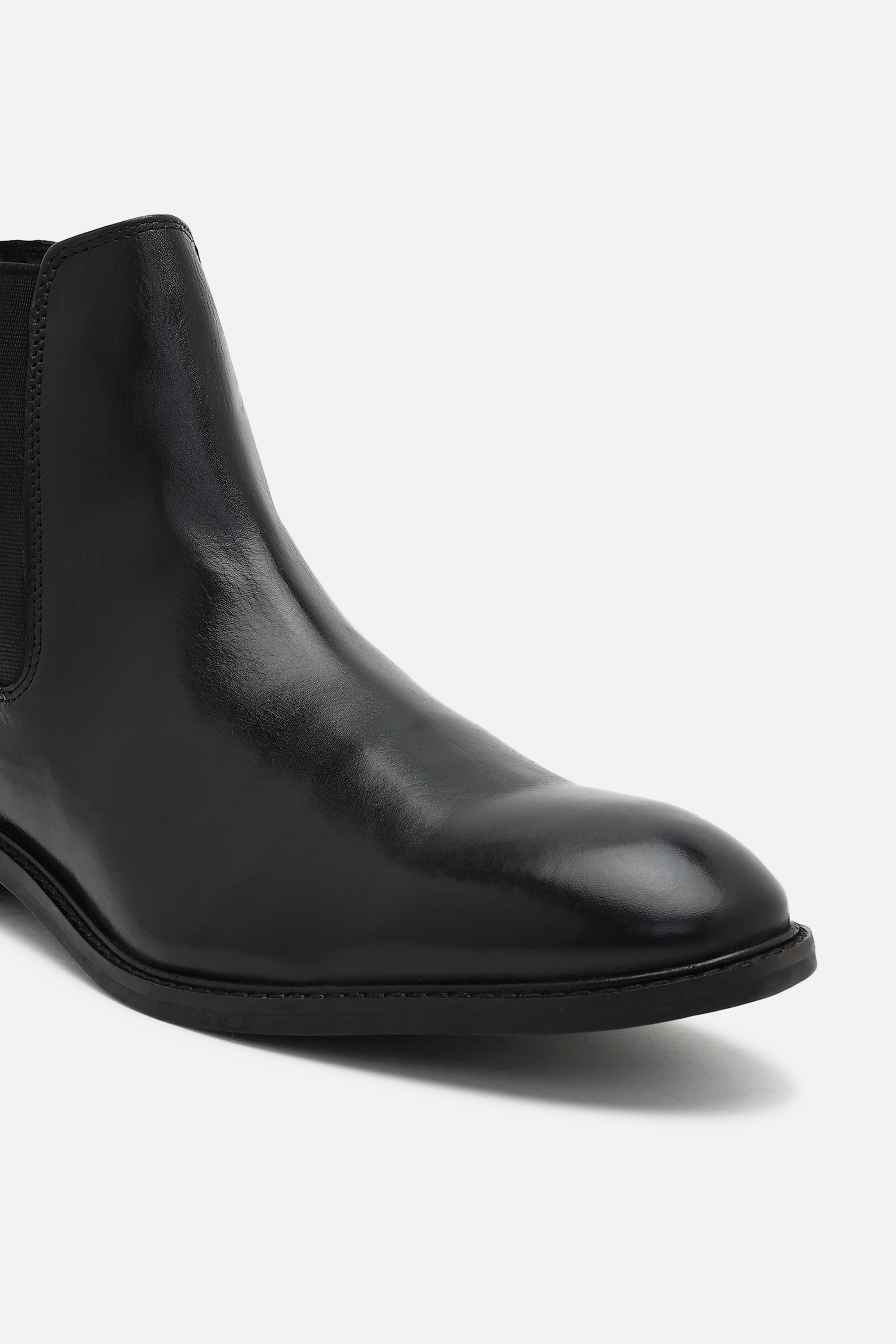 Men's Black Solid Leather Chelsea Boots