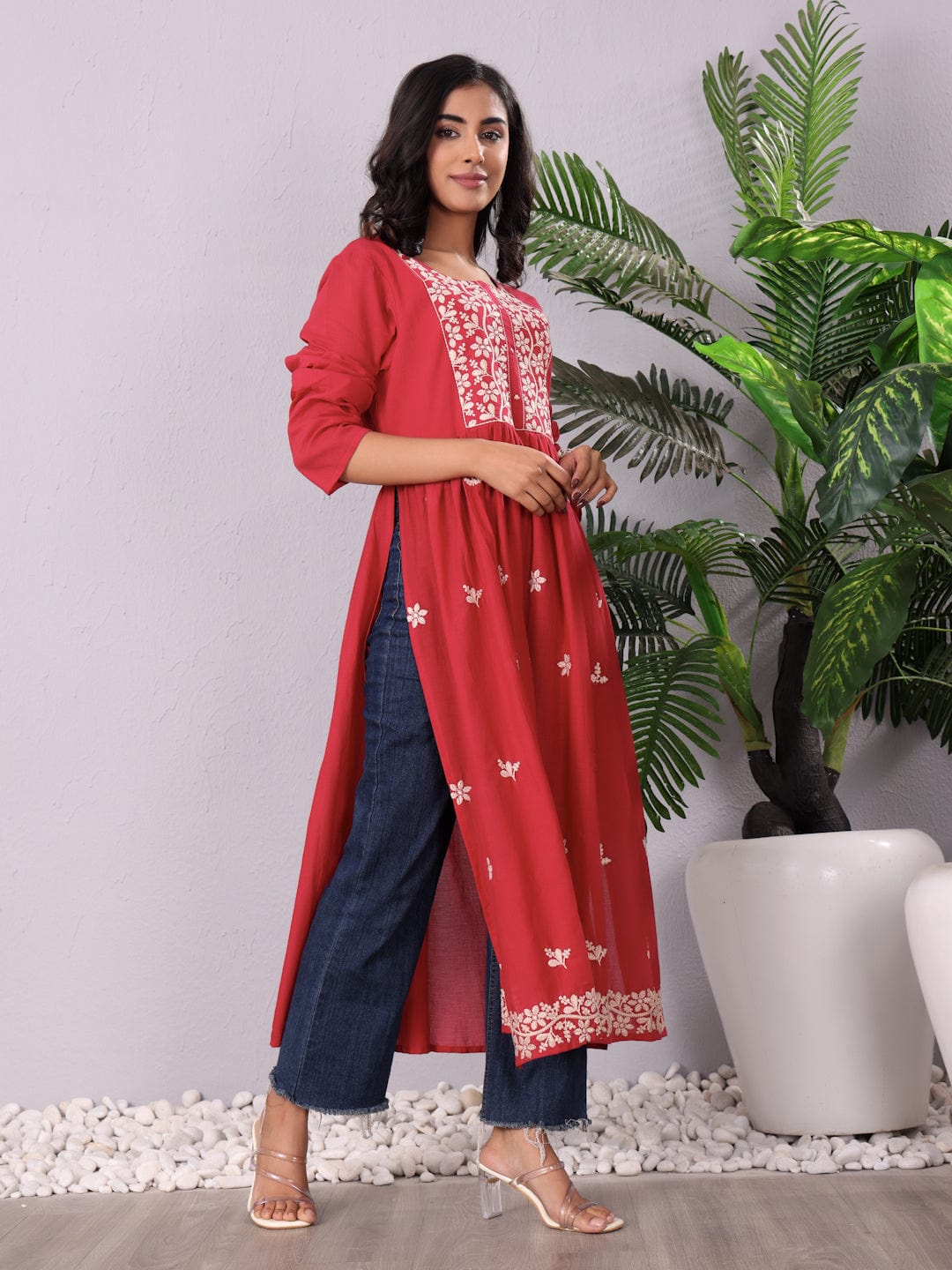 Women's Thread Embroidered High Slit Kurta