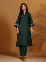 Women's Green Mandarin Collar Thread Embroidered With Pleated Detailing Kurta Paired With Bottom