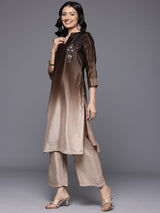 Women's Mandarin Collar Placement Embroidered Kurta Paired With Tonal Bottom