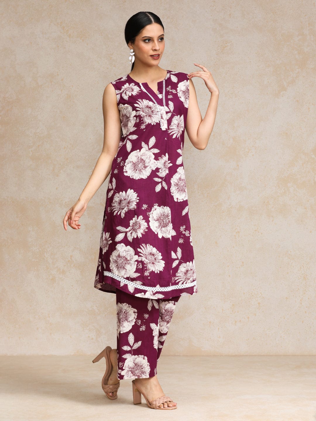 Women's Floral Printed Sleeveless Kurta With Trouser