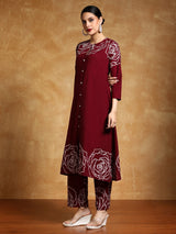Women's Bold Floral Placement Printed Flared Kurta With Trouser