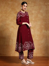 Women's Bold Floral Placement Printed Flared Kurta With Trouser