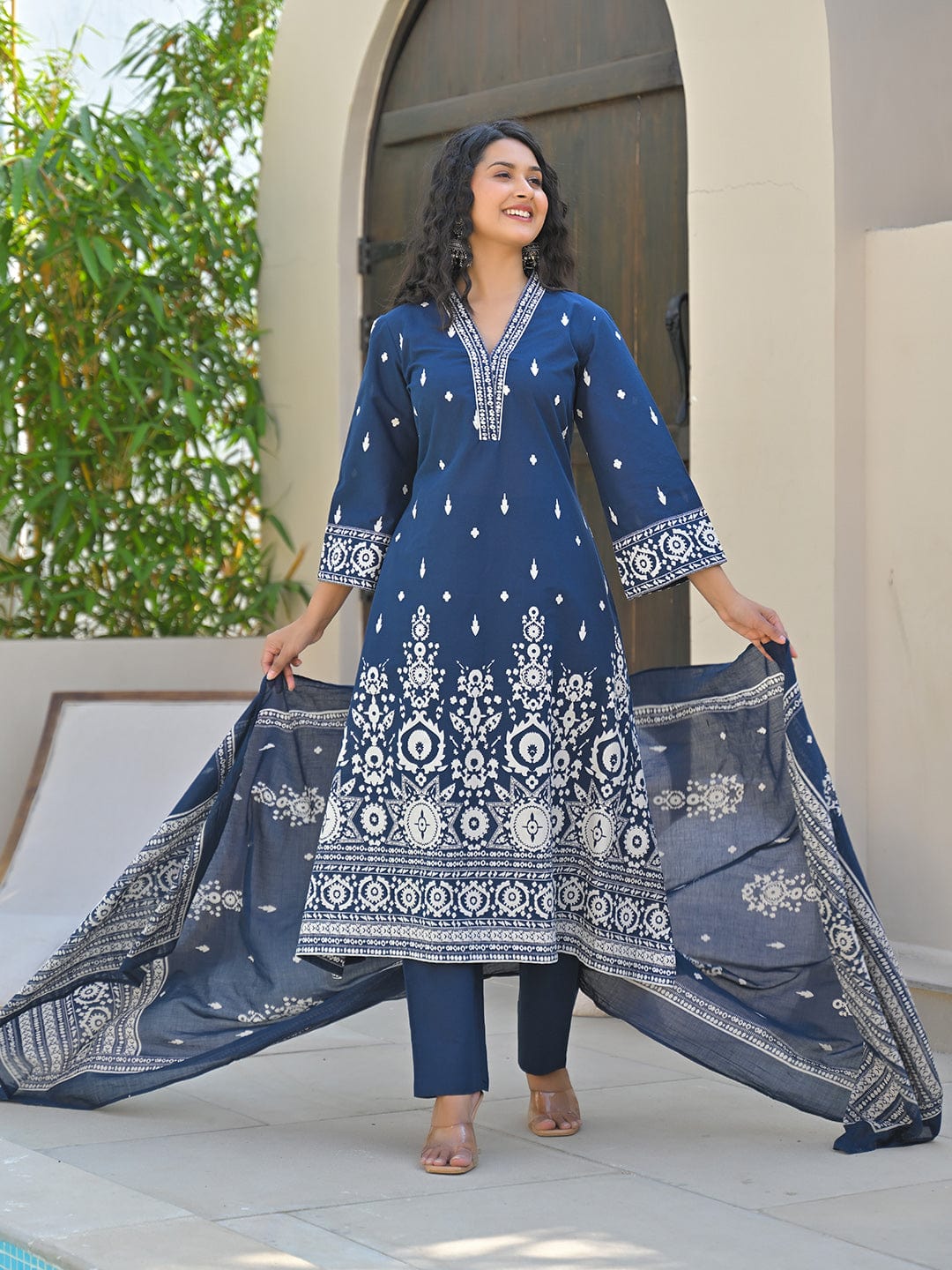 Women's Ethnic Printed V Neck Kurta With Trouser & Dupatta