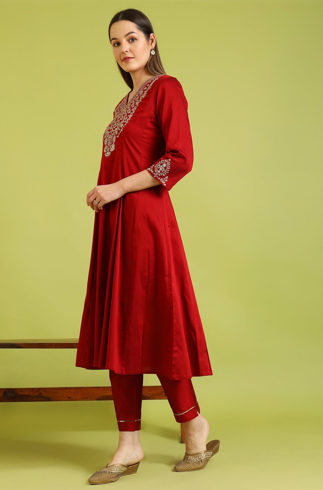 Women's Embroidered Zari Anarkali Kurta