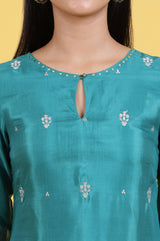 Women's Solid Embroidered Rayon Straight Kurta