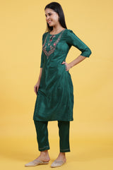 Women's Solid Thread Embroidered Woven Straight Kurta