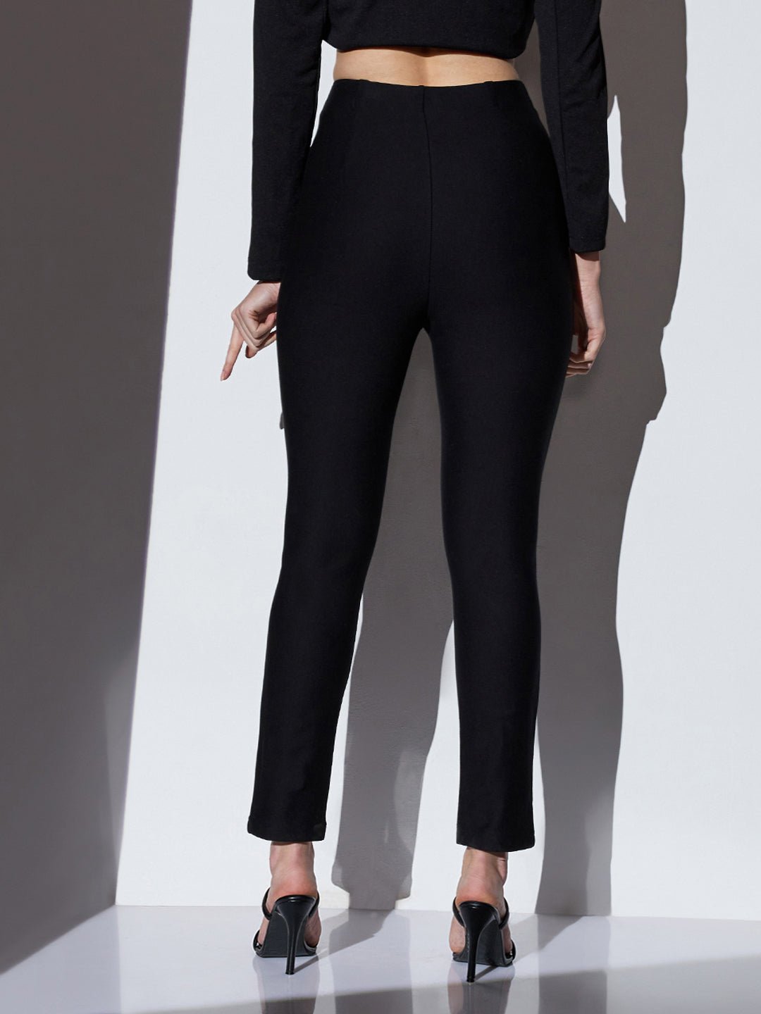 Women's Black Mid-Rise Solid Stretchable Skinny Fit Formal Trouser