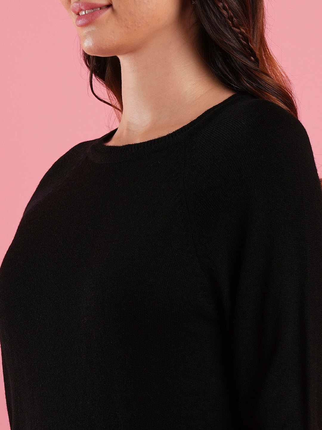 Women's Black Solid Ribbed Knitted Pullover