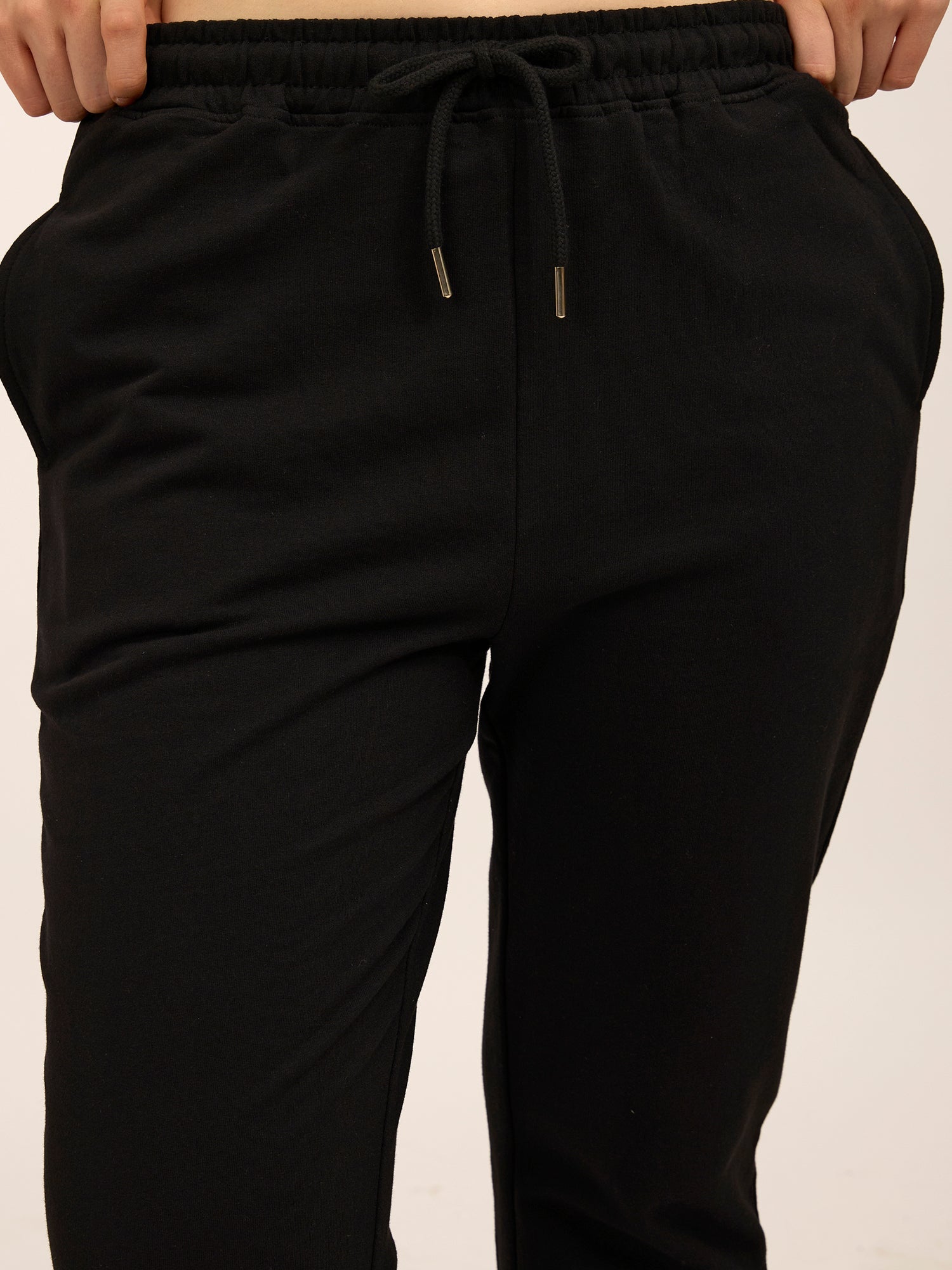 Women's Black Casual Regular Fit Solid Trackpant