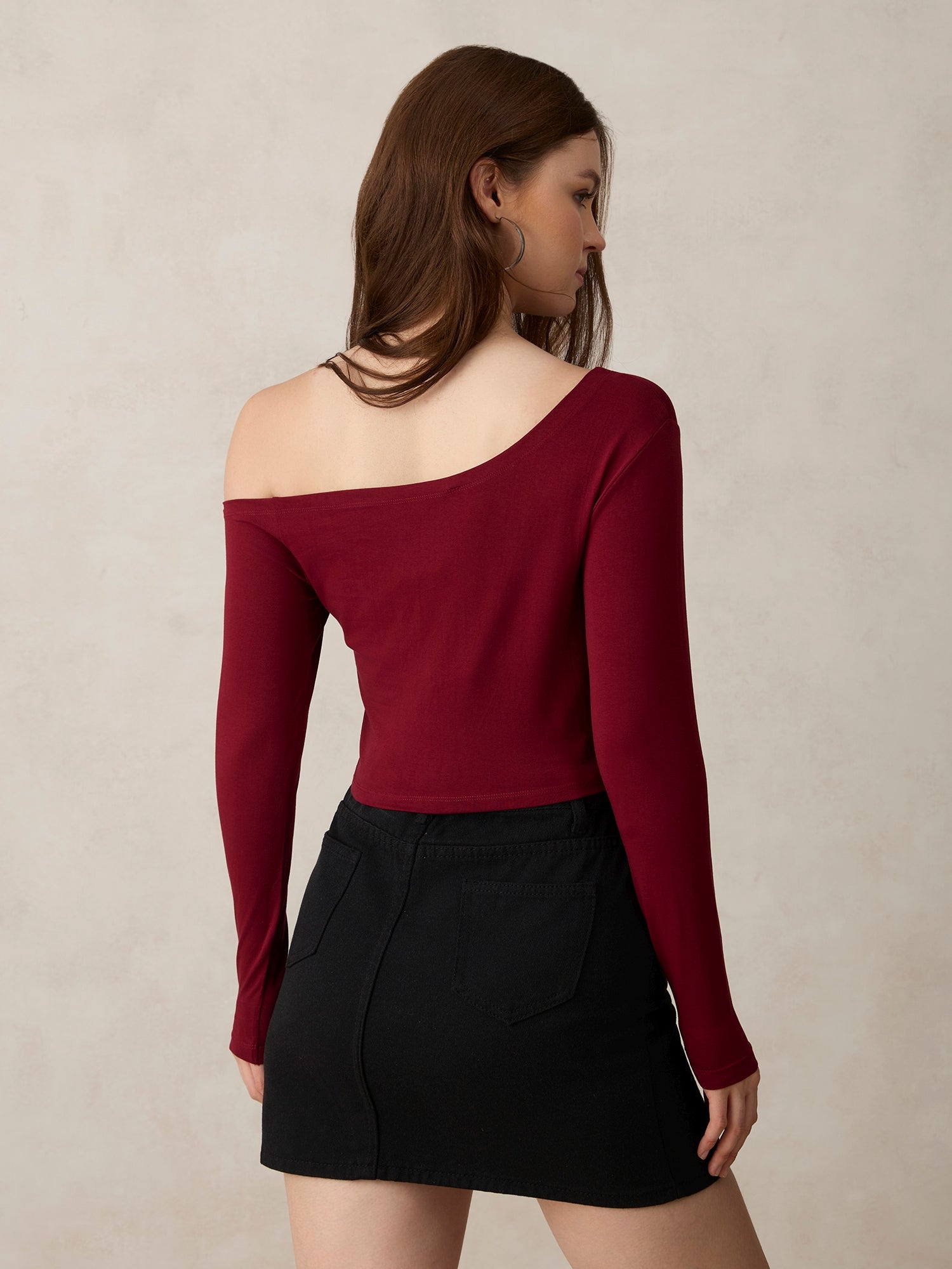 Women's Red Casual Fitted Solid Top