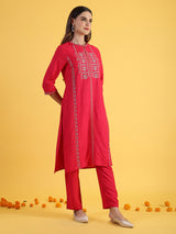 Women's Dark Pink Geometric Embroidered Straight Kurta And Straight Pants Set