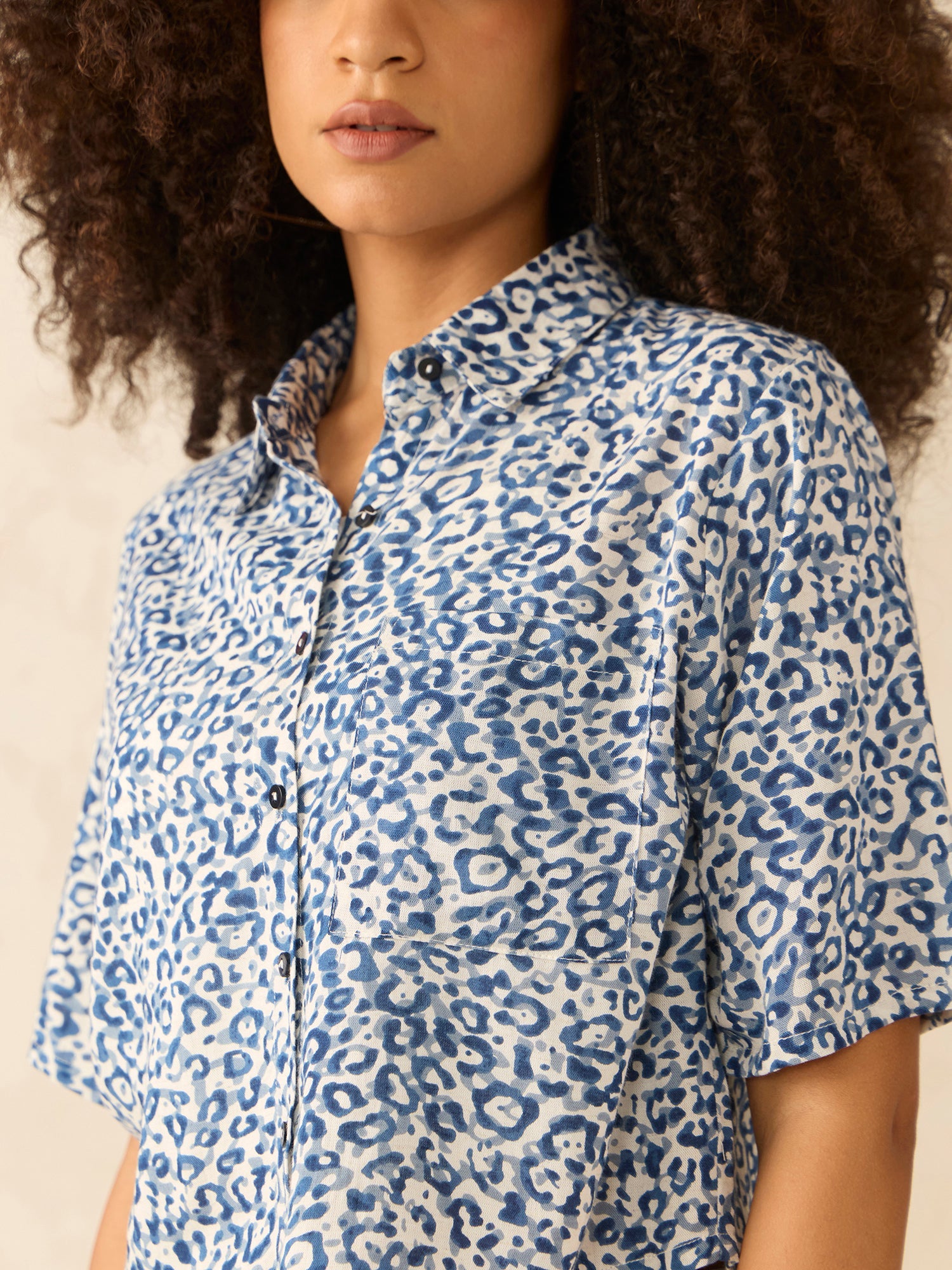 Women's Blue Printed Cropped Shirt